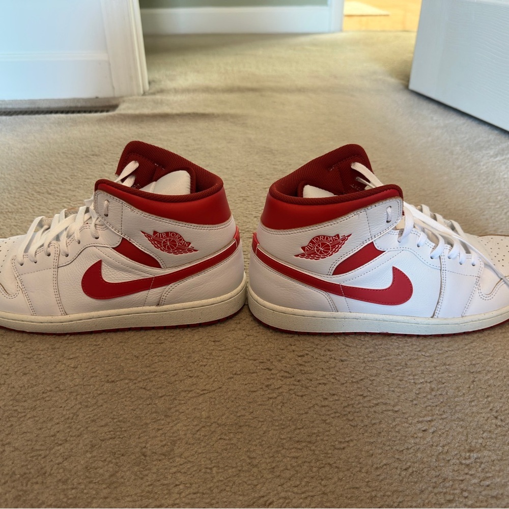 Air Jordan 1 Mid SE "Dune Red" - Picture 2 of 4